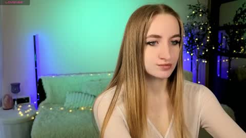 Snapshot of oxy_foxie chatting on 04.04.26 Oxy Foxie online show from 04.04.26