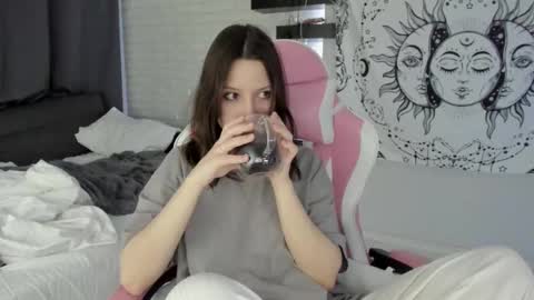 Snapshot of p0rsche911 chatting on 03.12.25 Alice online show from 03.12.25