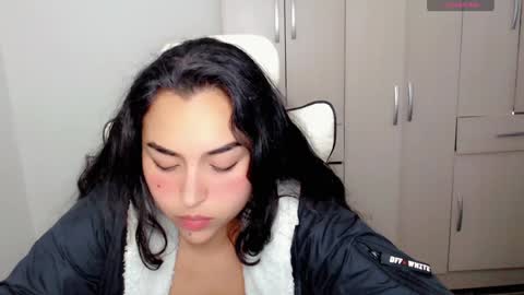 Snapshot of p_o_l_e_t_t chatting on 01.25.25 Jane online show from 01.25.25