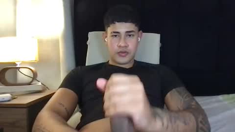 Snapshot of pablo_boston chatting on 01.05.25 Javi online show from 01.05.25