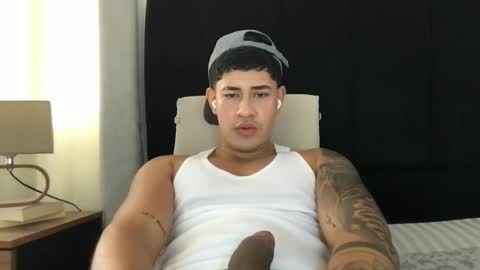 Snapshot of pablo_boston chatting on 02.12.25 Javi online show from 02.12.25