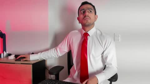 Snapshot of pablo_rincon95 chatting on 02.14.25 pablo rincon95 online show from 02.14.25