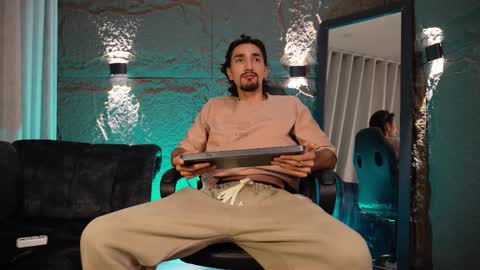 Snapshot of pablo_russoo chatting on 02.22.26 pablo online show from 02.22.26