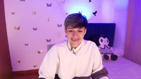 Snapshot of pafebame chatting on 11.18.25 Fernanda online show from 11.18.25