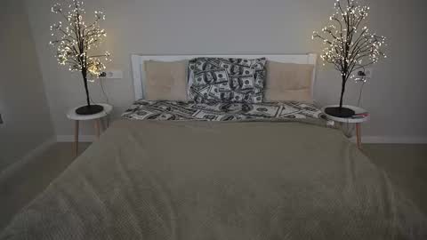 Paige online show from 10.09.25