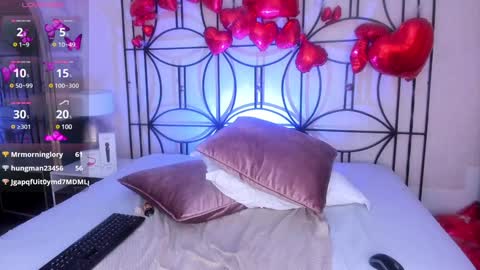 PaIIgePeach online show from 02.05.25