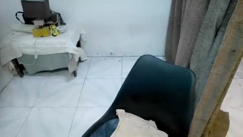 Snapshot of pakarat_karatxcx chatting on 09.18.25 pakarat_karatxcx online show from 09.18.25