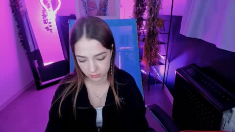 Snapshot of pambeeslyy chatting on 03.08.25 Pam online show from 03.08.25