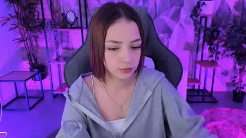 Snapshot of pambeeslyy chatting on 10.06.25 Pam online show from 10.06.25