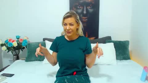 PAMEL ISSY online show from 01.05.25