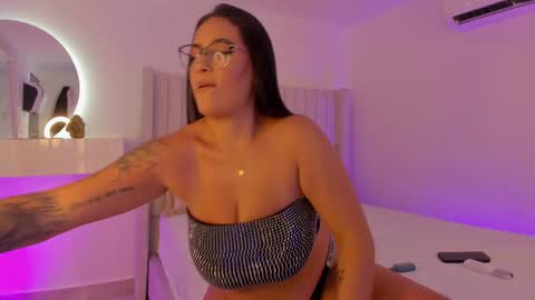 Snapshot of pamela_vega chatting on 02.06.25 Manuela online show from 02.06.25