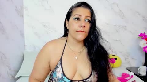 Snapshot of pamelaasshorny chatting on 11.08.25 Pamela online show from 11.08.25