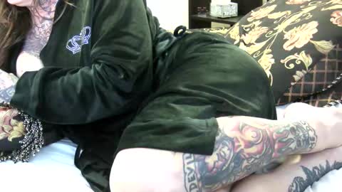 PAMELA GUNNS online show from 02.03.25