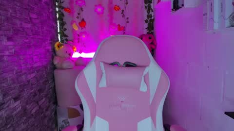 pamelajhonsom online show from 01.24.25