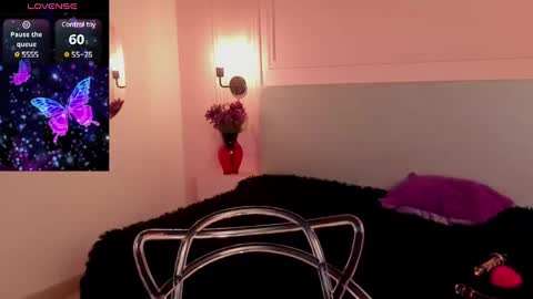 Snapshot of pamelaruiz6 chatting on 12.31.24 Pamela Ruiz online show from 12.31.24