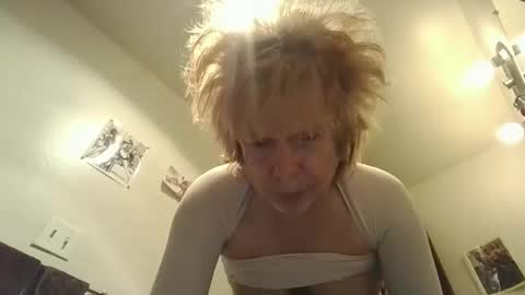 Snapshot of paminpantyhose chatting on 10.07.25 paminpantyhose online show from 10.07.25