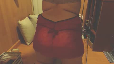 Snapshot of pammbigass chatting on 12.04.25 PAMMBIGASS online show from 12.04.25