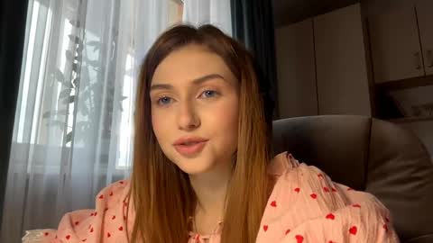Snapshot of pamulahallquist chatting on 05.28.26 Lia online show from 05.28.26
