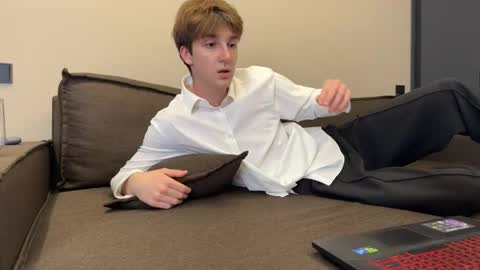Snapshot of panda_b0y chatting on 05.16.26 Roman online show from 05.16.26