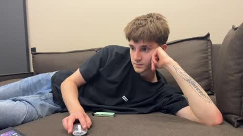 Snapshot of panda_b0y chatting on 05.27.26 Roman online show from 05.27.26