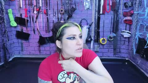 Snapshot of pandoranez chatting on 01.28.25 PandoraNez online show from 01.28.25