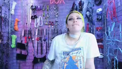 Snapshot of pandoranez chatting on 02.20.25 PandoraNez online show from 02.20.25