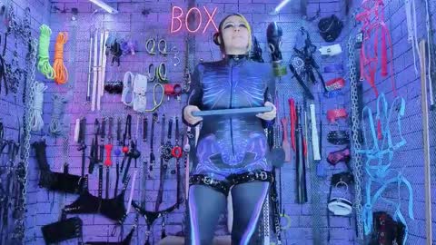 Snapshot of pandoranez chatting on 10.10.25 PandoraNez online show from 10.10.25