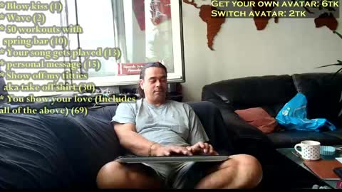 Snapshot of pannenkoekenkeizer chatting on 07.04.26 Chris online show from 07.04.26