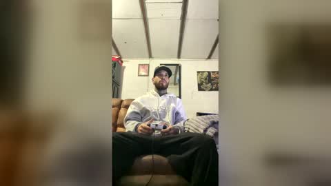 Snapshot of panthers_room chatting on 04.18.26 panthers_room online show from 04.18.26