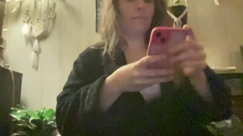 Snapshot of pantiesofthefae chatting on 02.27.26 Pantiesofthefae online show from 02.27.26