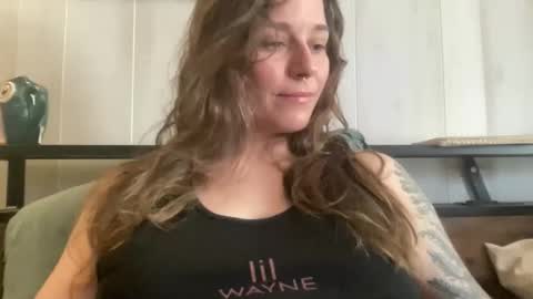 Snapshot of pantiesofthefae chatting on 03.18.26 Pantiesofthefae online show from 03.18.26