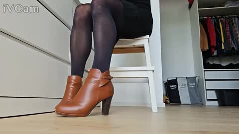 Snapshot of pantyhose_ggggg chatting on 10.04.25 pantyhose_ggggg online show from 10.04.25