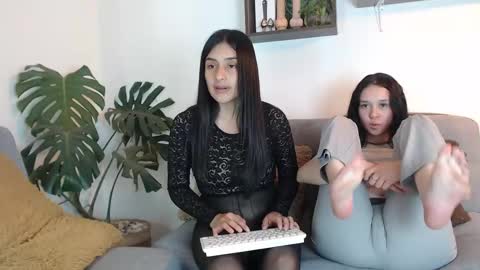 Snapshot of pantyhose_xxx_ chatting on 02.13.25 pantyhose_xxx_ online show from 02.13.25