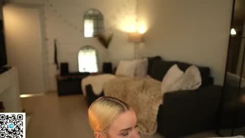 Snapshot of pantykrist chatting on 03.22.26 Kristina Kriss online show from 03.22.26