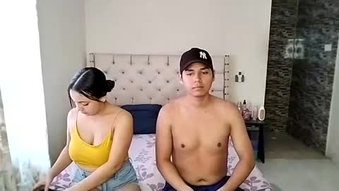 Snapshot of paola_835068 chatting on 06.21.26 Paola 23 and Andres 25 online show from 06.21.26