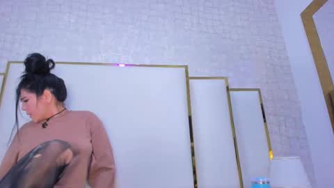 Paola  online show from 09.28.25