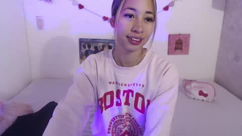 Paola online show from 02.21.25