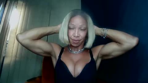 Snapshot of paolla_23cm chatting on 05.31.26 PAOLLA 23CM online show from 05.31.26