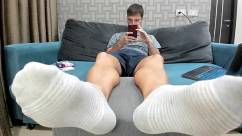 Snapshot of paolo_football chatting on 12.14.24 Paolo 187 84 Tak 149 37 also i stream solo online show from 12.14.24