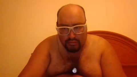 Snapshot of papi_adiel4 chatting on 12.14.25 papi_adiel4 online show from 12.14.25