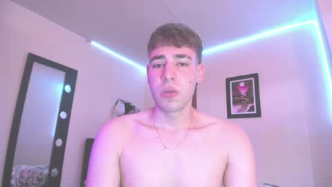 Snapshot of papinoha chatting on 10.25.25 Noha online show from 10.25.25