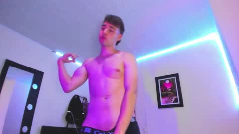 Snapshot of papinoha chatting on 11.22.25 Noha online show from 11.22.25