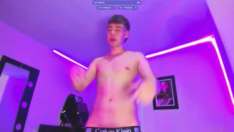 Snapshot of papinoha chatting on 12.18.25 Noha online show from 12.18.25