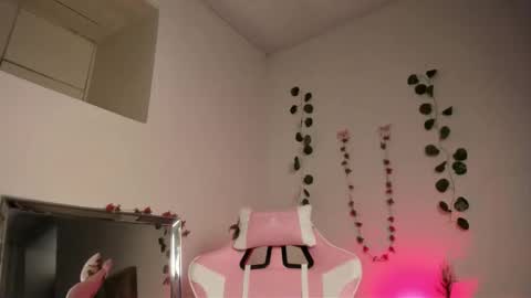 Snapshot of paprik_ chatting on 09.13.25 Paprika online show from 09.13.25