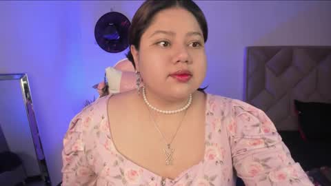 Snapshot of paprik_ chatting on 11.20.25 Paprika online show from 11.20.25