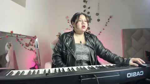 Snapshot of paprik_ chatting on 12.05.25 Paprika online show from 12.05.25