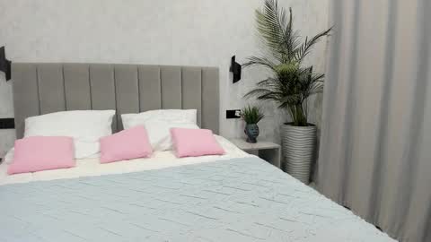 Snapshot of paradi_se chatting on 10.03.25 Melena online show from 10.03.25