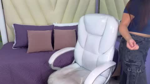 Snapshot of paradise_doll_s chatting on 02.14.25 Amy and my doll online show from 02.14.25