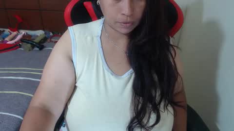 Snapshot of pareja_explosivasexx chatting on 04.30.26 Luna online show from 04.30.26