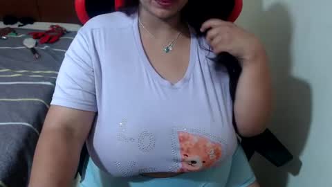 Snapshot of pareja_explosivasexx chatting on 07.19.26 Luna online show from 07.19.26